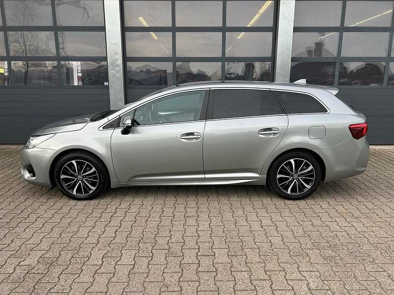 Occasion Toyota Avensis Skyview Edition 147 PK (108 kW) 2018 Grijs Stationwagen