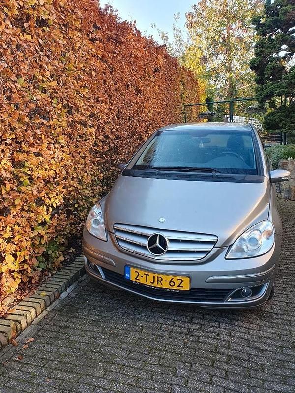 Grijs Gebruikt 2008 Mercedes B170 MPV | € 5.500 (Eerlijke prijs) - Afbeelding 1/4