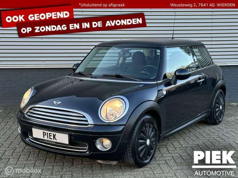 Zwart, metallic lak Gebruikt 2007 Mini Cooper Hatchback | € 5.999 (Goede deal) - Afbeelding 1/3