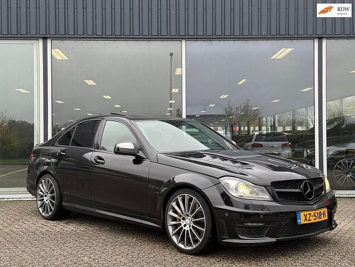 Zwart Gebruikt 2008 Mercedes C63 AMG AMG Sedan | € 17.950 - Afbeelding 1/4