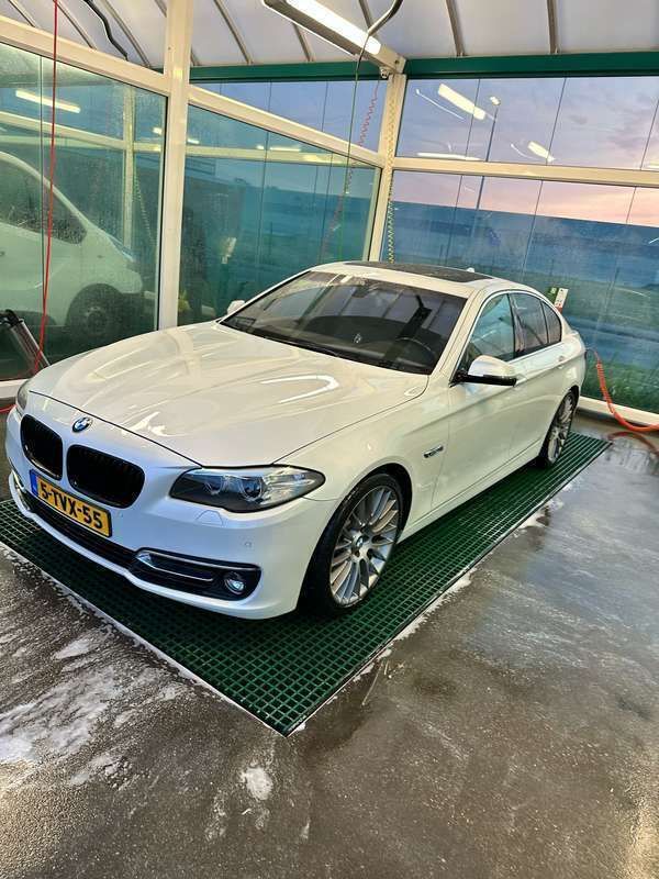 Gebruikt 2014 BMW 520 Luxury Line Sedan | € 18.500 (Iets duurder) - Afbeelding 1/4