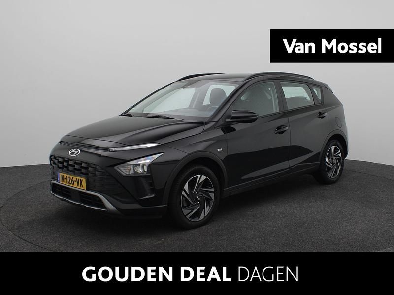 Phantom black (x5b) (donker zwart) Gebruikt 2022 Hyundai Bayon Comfort SUV | € 17.440 (Eerlijke prijs) - Afbeelding 1/4