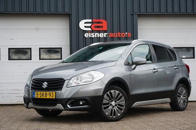 Grijs Gebruikt 2013 Suzuki SX4 S-Cross Exclusive SUV | € 9.949 (Eerlijke prijs) - Afbeelding 1/4