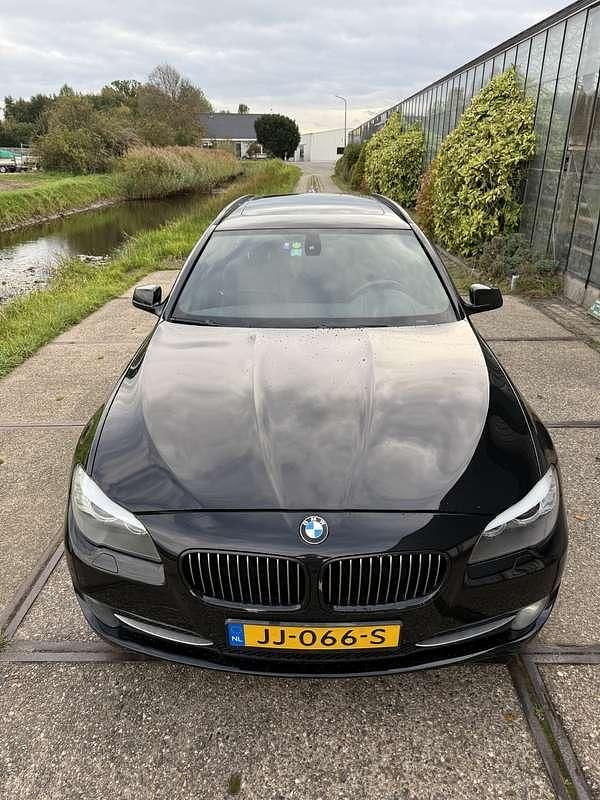 Zwart Gebruikt 2012 BMW 535 Stationwagen | € 12.500 - Afbeelding 1/4