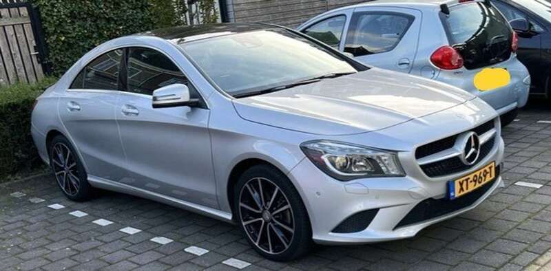 Zilver Gebruikt 2015 Mercedes CLA180 OrangeArt Edition Sedan | € 18.000 (Eerlijke prijs) - Afbeelding 1/4