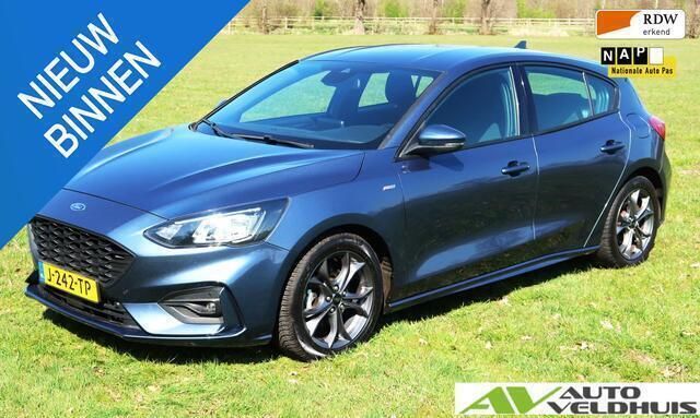 Blauw Gebruikt 2019 Ford Focus Business Edition Hatchback | € 14.450 (Eerlijke prijs) - Afbeelding 1/4