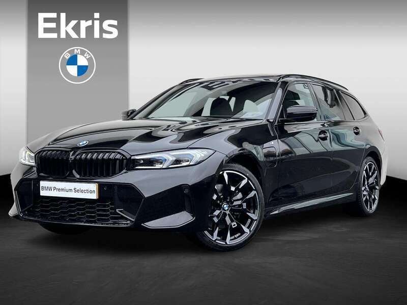 Zwart, metallic lak Gebruikt 2025 BMW 330e M Sport Stationwagen | € 64.950 (Duur) - Afbeelding 1/4