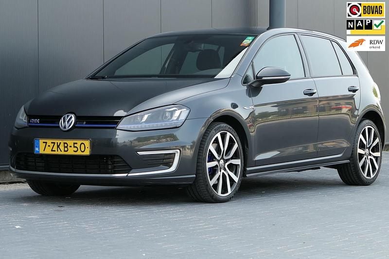 Grijs (metallic) Gebruikt 2015 VW Golf VII GTE Hatchback | € 9.440 (Goede deal) - Afbeelding 1/4