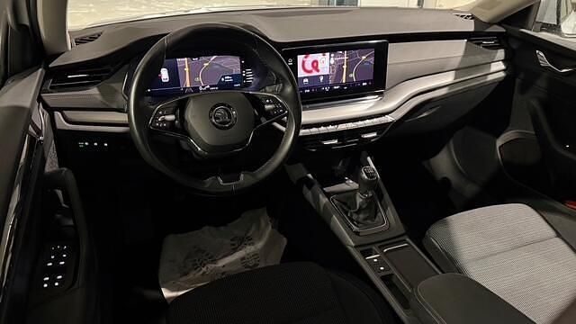 Occasion Skoda Octavia Business Line 112 PK (82 kW) 2021 Wit Stationwagen