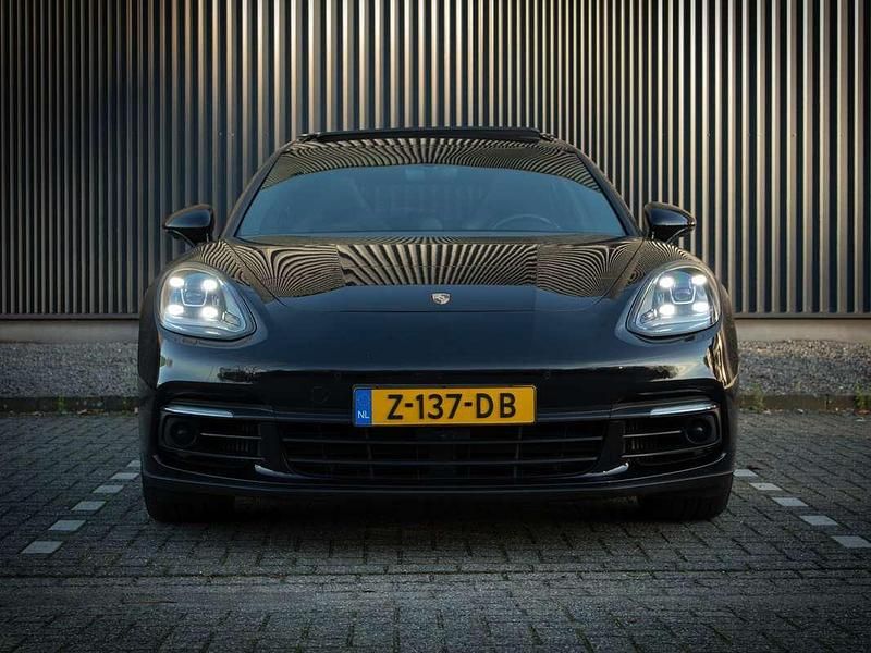 Occasion Porsche Panamera Sport Turismo 441 PK (324 kW) 2018 Zwart Stationwagen