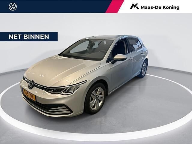 Grijs Gebruikt 2023 VW Golf VIII Life Hatchback | € 25.440 (Eerlijke prijs) - Afbeelding 1/4