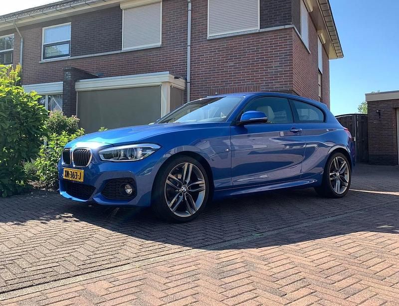 Occasion BMW 116 Executive 109 PK (80 kW) 2019 Blauw Hatchback