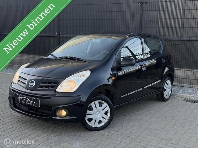 Zwart Occasion 2011 Nissan Pixo Hatchback | € 2.100 (Goede deal) - Afbeelding 1/4