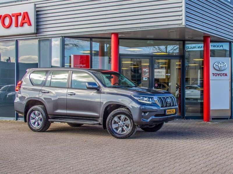 Grijs Gebruikt 2019 Toyota Land Cruiser SUV | € 62.995 - Afbeelding 1/4