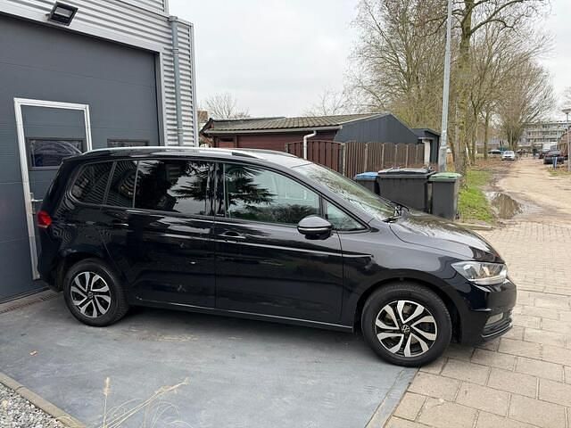 Occasion VW Touran Highline 150 PK (110 kW) 2021 Zwart MPV