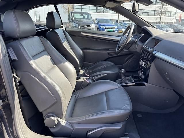 Occasion Opel Astra Cabriolet Cosmo 116 PK (85 kW) 2010 Zwart Cabriolet