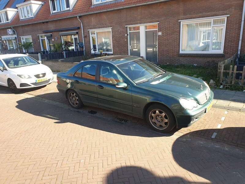 Groen Gebruikt 2000 Mercedes C200 Classic Sedan | € 1.500 (Eerlijke prijs) - Afbeelding 1/2