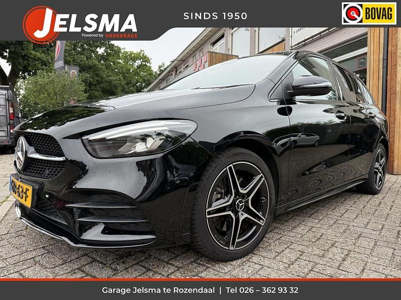 Zwart Gebruikt 2022 Mercedes B250 AMG line MPV | € 26.900 (Super prijs) - Afbeelding 1/4