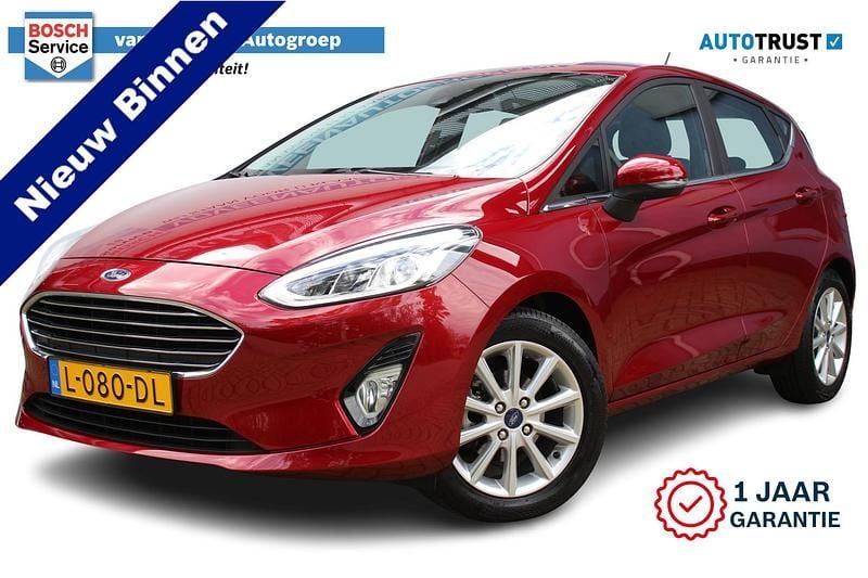 Rood Gebruikt 2021 Ford Fiesta Titanium Hatchback | € 14.950 (Eerlijke prijs) - Afbeelding 1/4