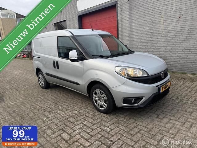 Grijs Occasion 2015 Fiat Doblò MPV | € 4.945 (Eerlijke prijs) - Afbeelding 1/4