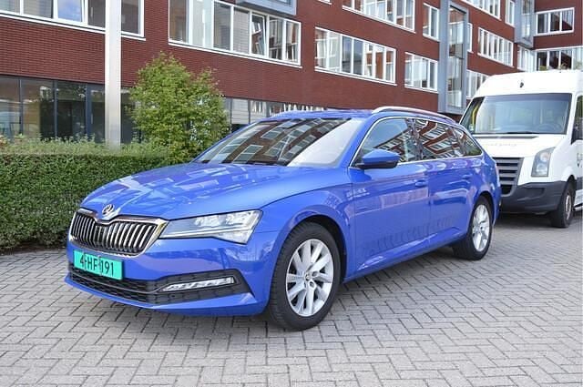 Blauw Gebruikt 2022 Skoda Superb Business Line Stationwagen | € 19.800 (Super prijs) - Afbeelding 1/4