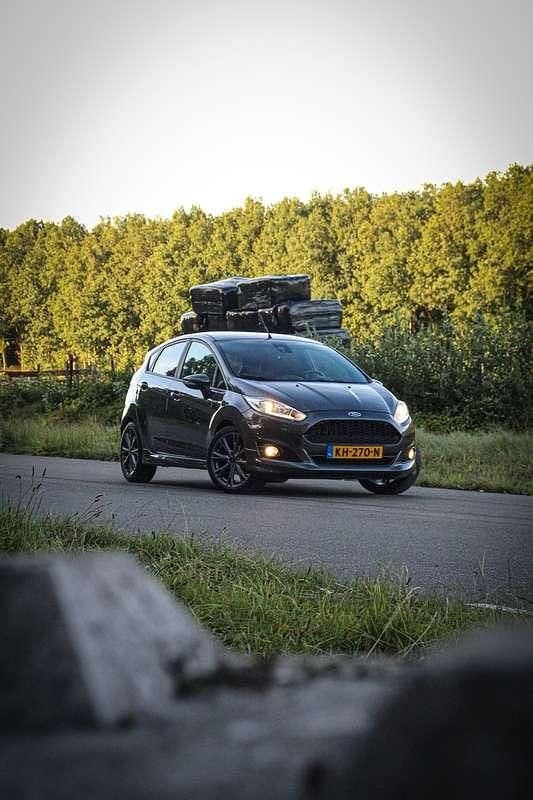 Occasion Ford Fiesta ST-Line 101 PK (74 kW) 2016 Grijs Hatchback