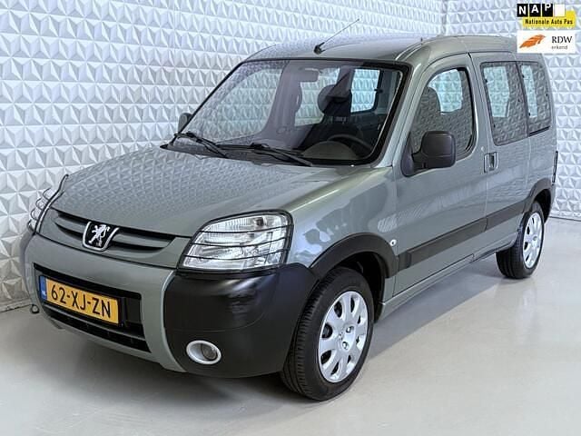 Groen (metallic) Occasion 2007 Peugeot Partner MPV | € 3.499 (Iets duurder) - Afbeelding 1/4