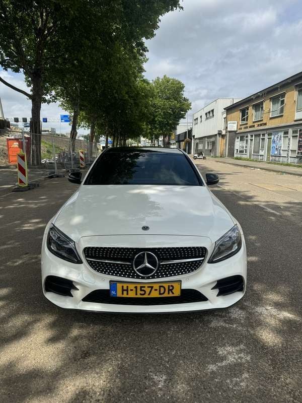 Wit Gebruikt 2020 Mercedes C200 AMG Sedan | € 32.500 (Duur) - Afbeelding 1/4
