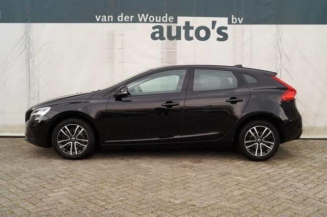 Zwart, metallic lak Gebruikt 2017 Volvo V40 Stationwagen | € 11.900 - Afbeelding 1/4