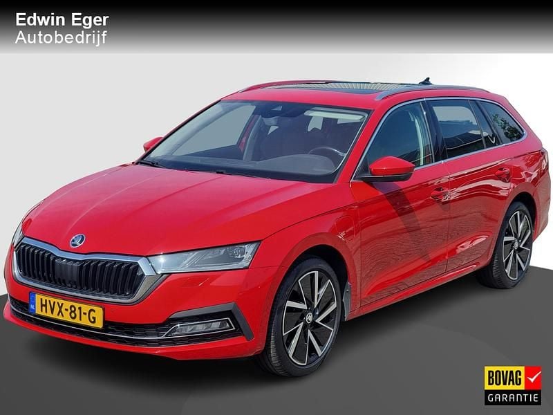 Rood Gebruikt 2021 Skoda Octavia Business Line Stationwagen | € 23.945 (Eerlijke prijs) - Afbeelding 1/4