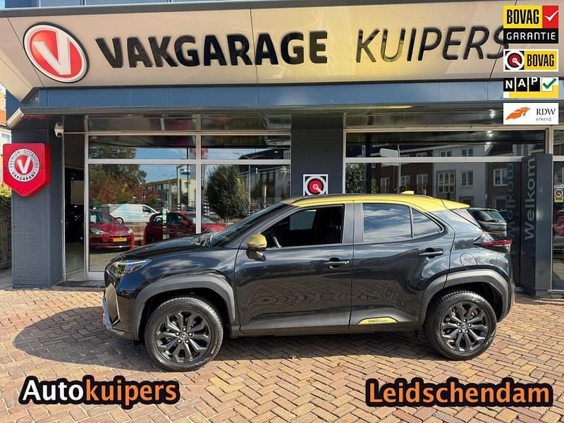 Zwart Occasion 2023 Toyota Yaris Cross X-plore SUV | € 29.950 (Eerlijke prijs) - Afbeelding 1/4