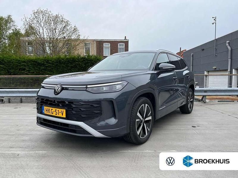 Grijs Gebruikt 2025 VW Tayron Comfortline SUV | € 47.990 (Goede deal) - Afbeelding 1/4