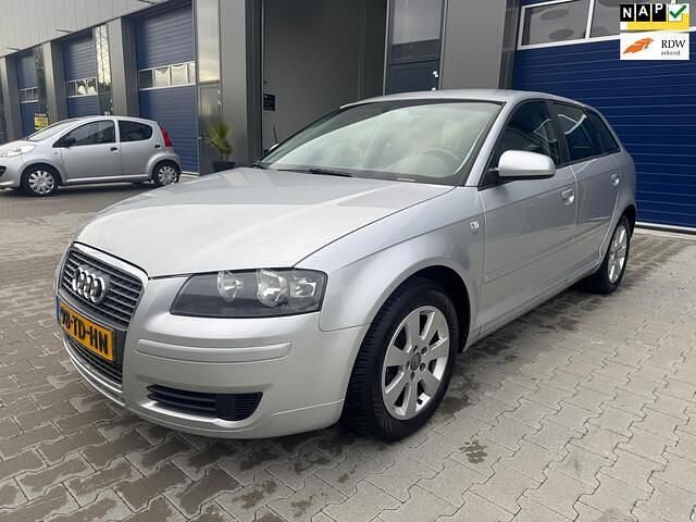 Grijs Gebruikt 2006 Audi A3 Sportback Ambiente Hatchback | € 2.900 (Eerlijke prijs) - Afbeelding 1/4