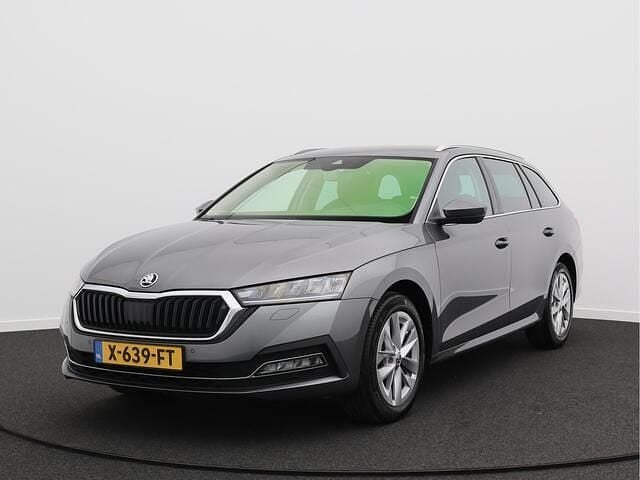 Grijs Gebruikt 2023 Skoda Octavia Business Line Stationwagen | € 23.450 (Eerlijke prijs) - Afbeelding 1/4