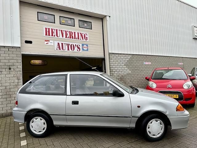 Occasion Suzuki Swift GLS 53 PK (38 kW) 2000 Grijs Hatchback