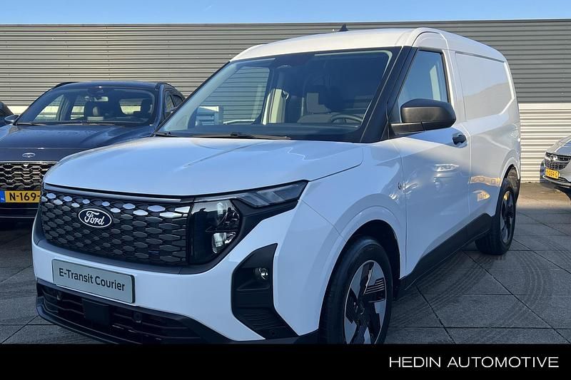 Wit Nieuw 2025 Ford E-Transit Trend Van | € 25.730 (Super prijs) - Afbeelding 1/3