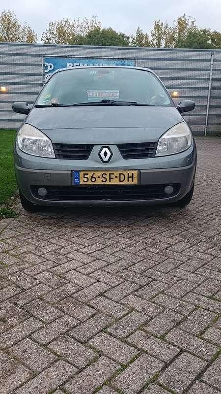 Gebruikt 2005 Renault Scénic II Avantage MPV | € 1.800 (Eerlijke prijs) - Afbeelding 1/4