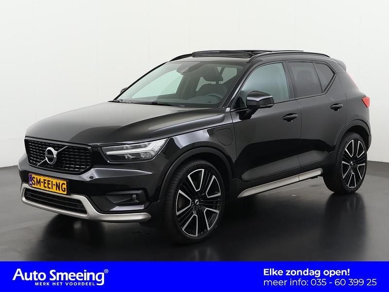 Zwart Gebruikt 2021 Volvo XC40 R-Design SUV | € 33.690 (Eerlijke prijs) - Afbeelding 1/4