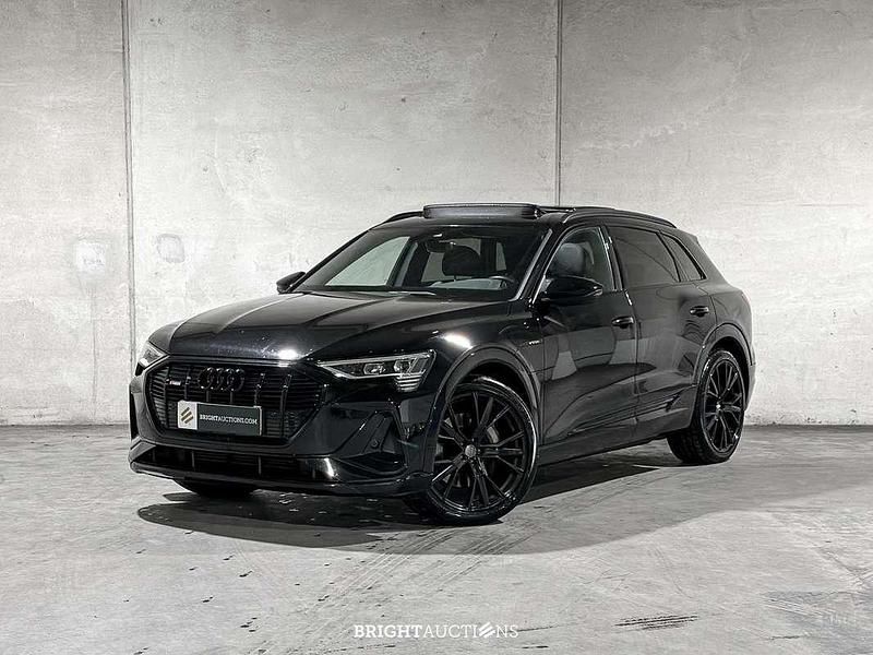 Zwart Gebruikt 2019 Audi e-tron SUV | € 22.990 (Eerlijke prijs) - Afbeelding 1/3
