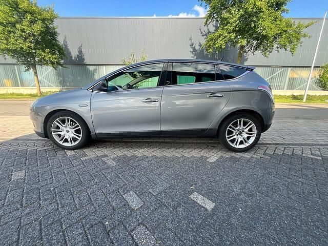 Occasion Lancia Delta 120 PK (88 kW) 2009 Grijs Hatchback