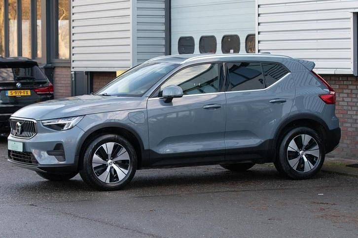 Occasion Volvo XC40 Core 180 PK (132 kW) 2023 Grijs SUV