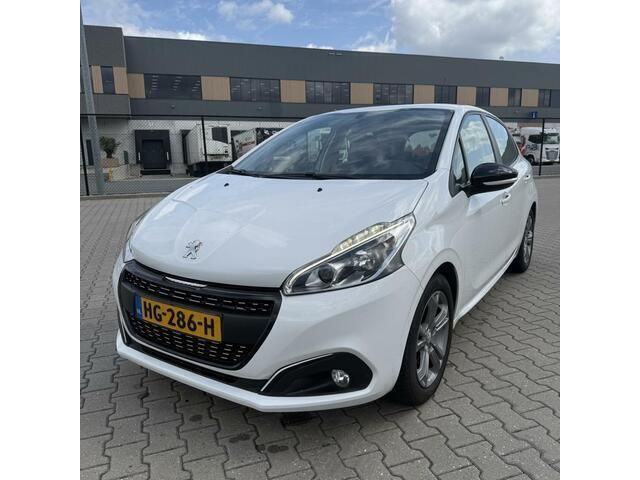 Wit Gebruikt 2015 Peugeot 208 Allure Hatchback | € 6.750 (Eerlijke prijs) - Afbeelding 1/4