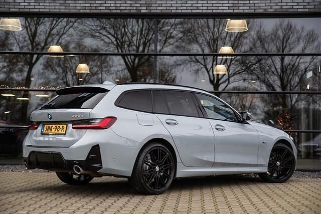 Occasion BMW 330 M Sport 291 PK (214 kW) 2023 Grijs Stationwagen