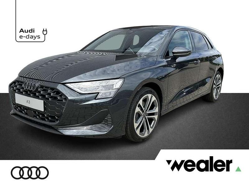 Grijs Nieuw 2025 Audi A3 Sportback e-tron Advanced Hatchback | € 49.760 (Iets duurder) - Afbeelding 1/4