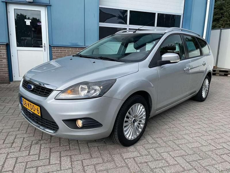 Zilver Gebruikt 2009 Ford Focus Titanium Stationwagen | € 1.650 (Goede deal) - Afbeelding 1/4