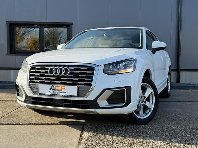 Wit (metallic) Gebruikt 2024 Audi Q2 Design SUV | € 19.995 (Goede deal) - Afbeelding 1/4