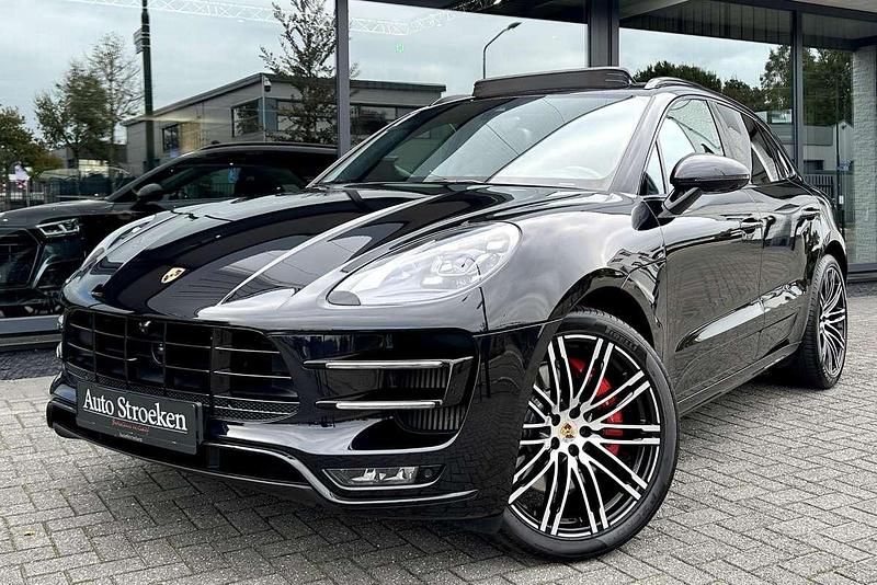 Zwart Gebruikt 2018 Porsche Macan Turbo Performance Package SUV | € 53.949 (Eerlijke prijs) - Afbeelding 1/4
