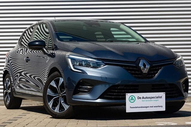 Rood Gebruikt 2021 Renault Clio V Intens Stationwagen | € 16.695 (Eerlijke prijs) - Afbeelding 1/4