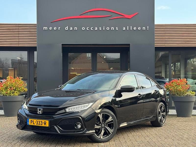 Zwart Occasion 2017 Honda Civic Black Edition Hatchback | € 17.950 (Goede deal) - Afbeelding 1/4