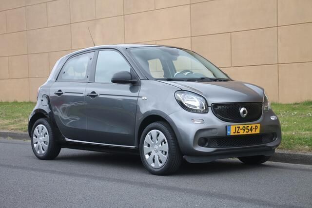 Grijs Gebruikt 2016 Smart ForFour Pure Hatchback | € 6.945 (Eerlijke prijs) - Afbeelding 1/4